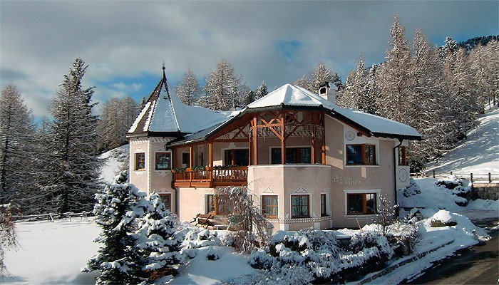 Apartments La Rojula