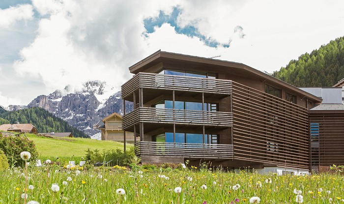 Saleghes Mountain Residence