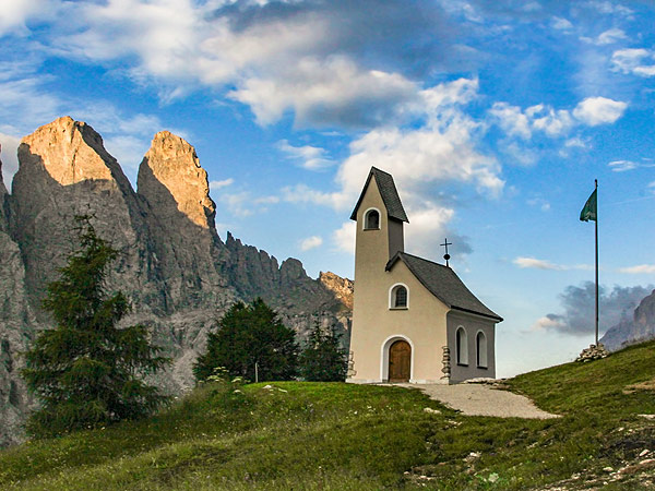 Chapel at the Passo Gardena